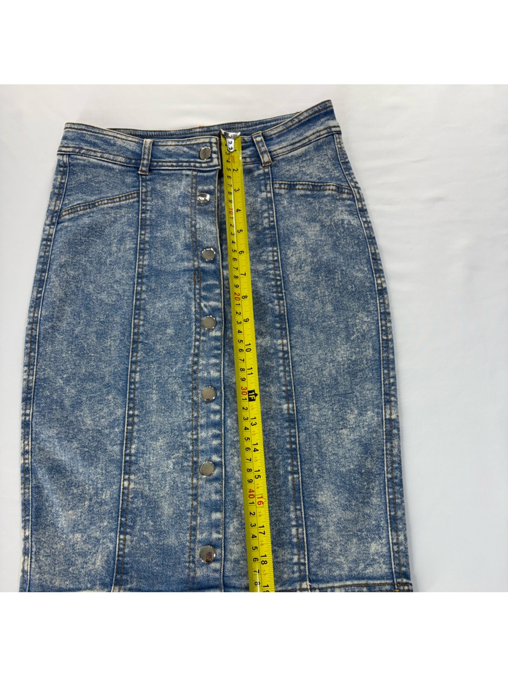 Marilyn Monroe Button Front Denim Pencil Skirt XS Acid Wash Stretch - Picture 6 of 9